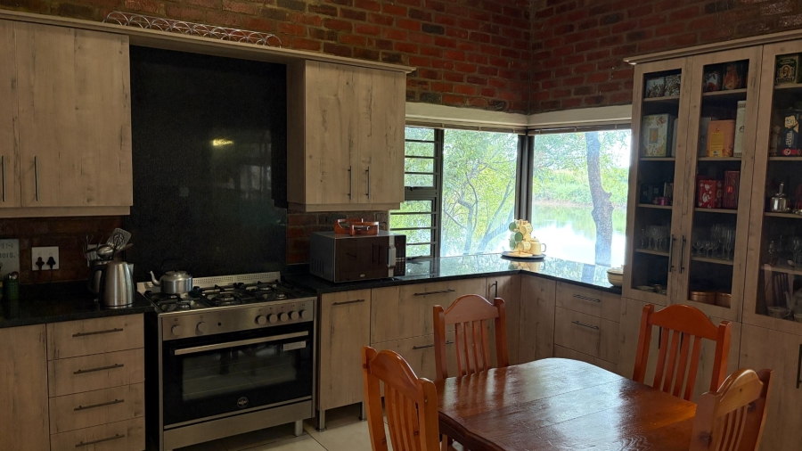 4 Bedroom Property for Sale in Viljoenskroon Rural Free State